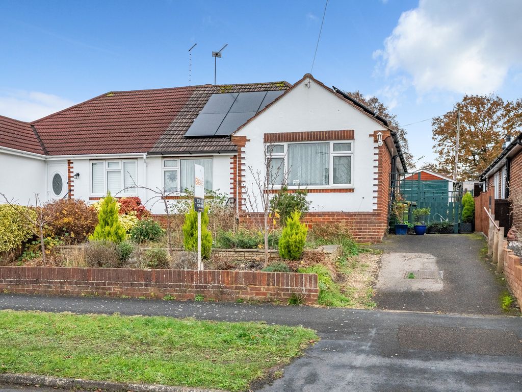 3 bed semi-detached bungalow for sale in Hillcrest Avenue, Chandler