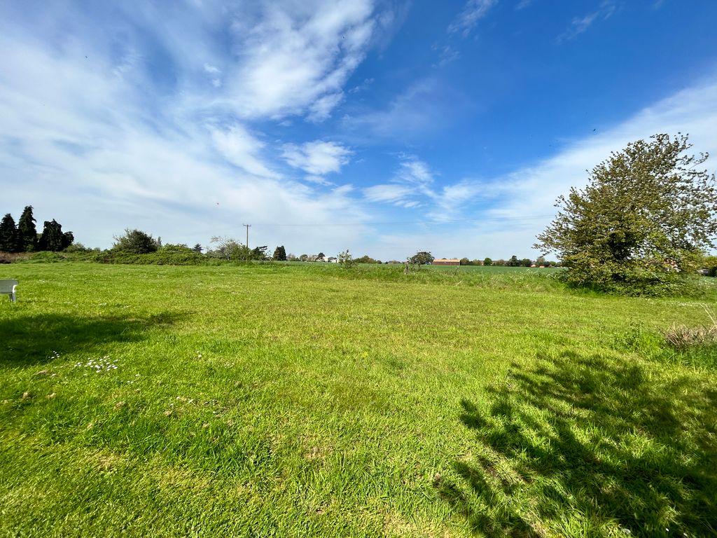 Land for sale in Evesham Road, Salford Priors WR11, £800,000