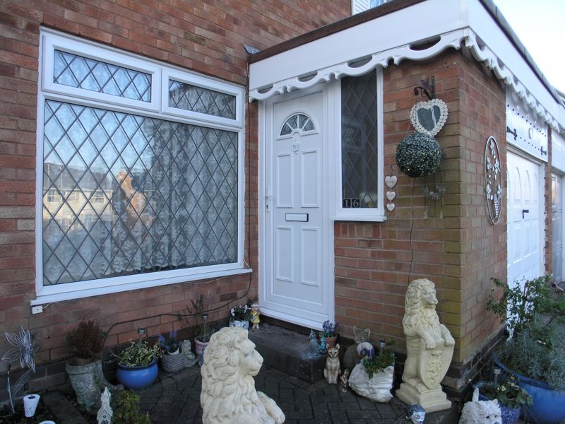 3 bed terraced house for sale in Blackford Close, Hayley Green, Halesowen B63, £293,000