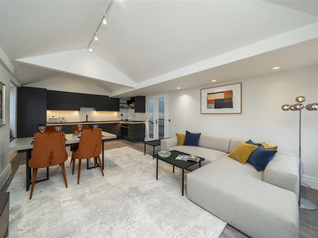 2 bed flat to rent in Rutland Gate, London SW7, £5,612 pcm