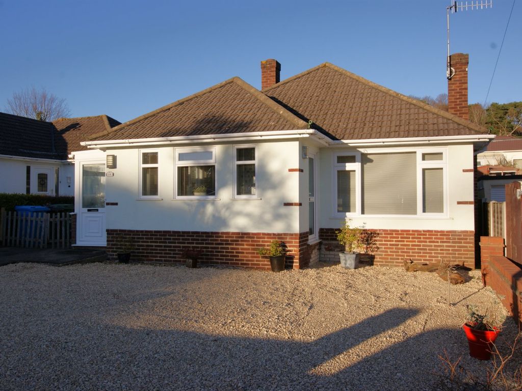2 bed bungalow for sale in Anvil Crescent, Broadstone, Dorset BH18, £385,000