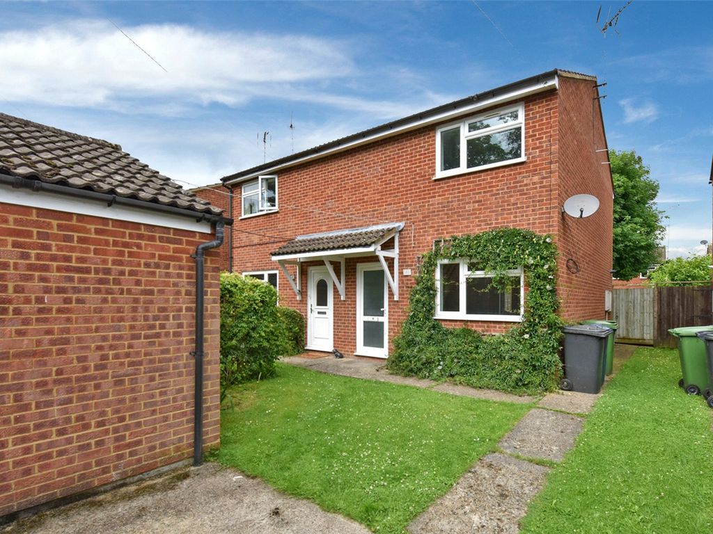 2 bed semi-detached house to rent in Savill Way, Marlow, Buckinghamshire SL7, £1,550 pcm