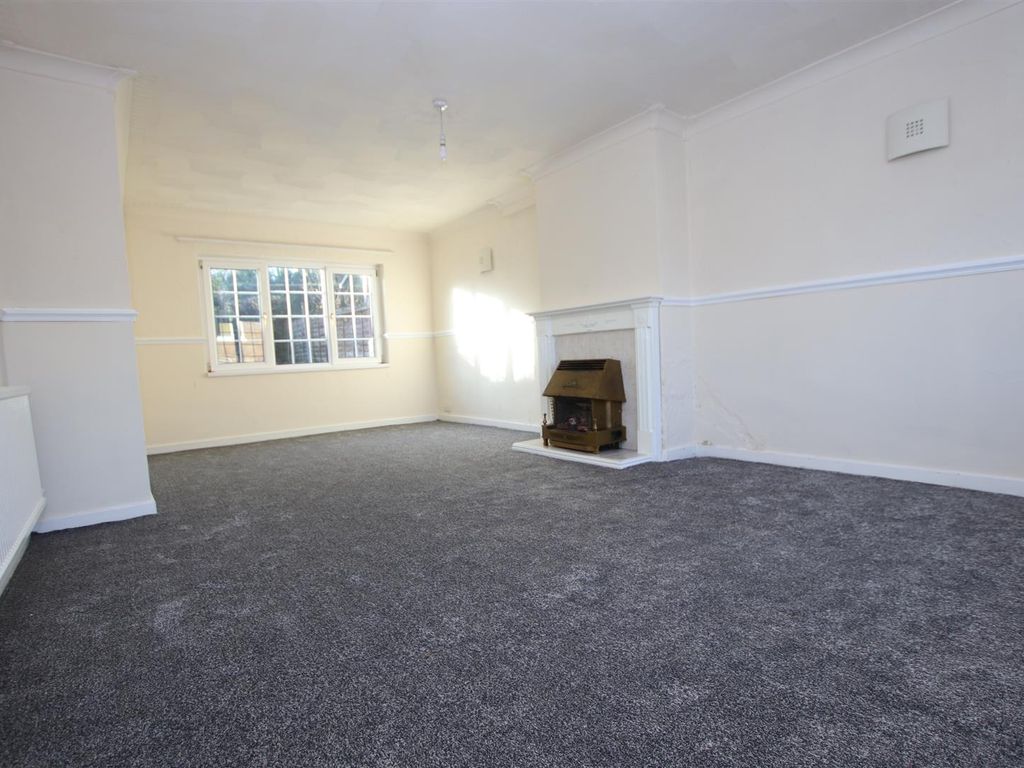 3 bed semi-detached house for sale in Cottage Road, Greengates, Bradford BD10, £149,950