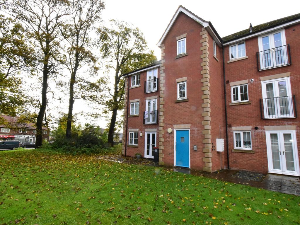 2 bed flat for sale in Loxley Close, Hucknall, Nottingham NG15, £105,000