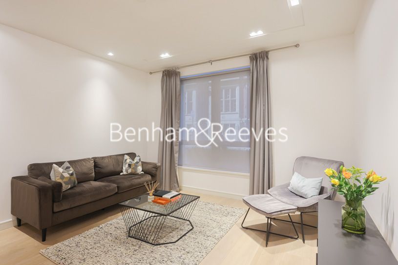 2 bed flat to rent in Lincoln Square, Portugal Street WC2A, City,, £5,500 pcm