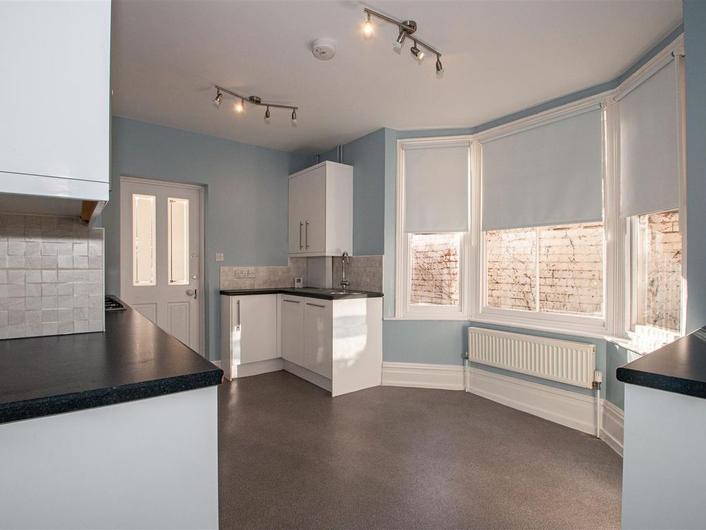 3 bed terraced house to rent in Stratford Road, Wolverton, Milton Keynes MK12, £1,450 pcm