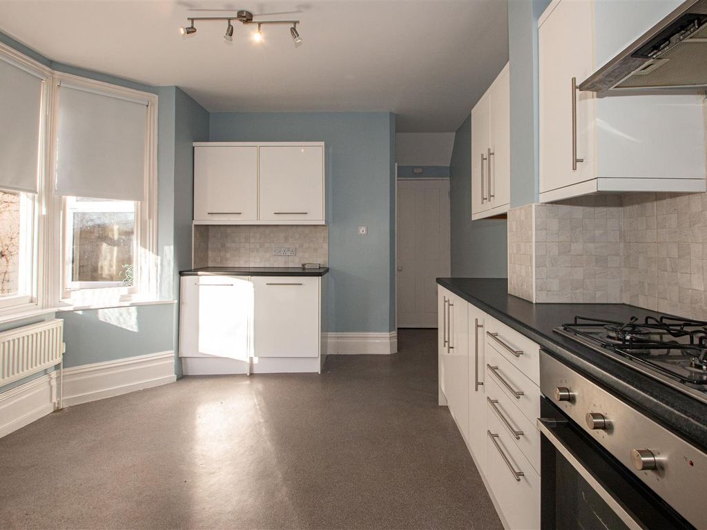 3 bed terraced house to rent in Stratford Road, Wolverton, Milton Keynes MK12, £1,450 pcm
