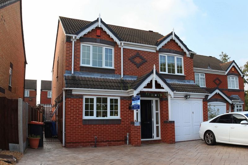 4 bed detached house to rent in Andreas Drive, Muxton, Telford TF2, £1,400 pcm