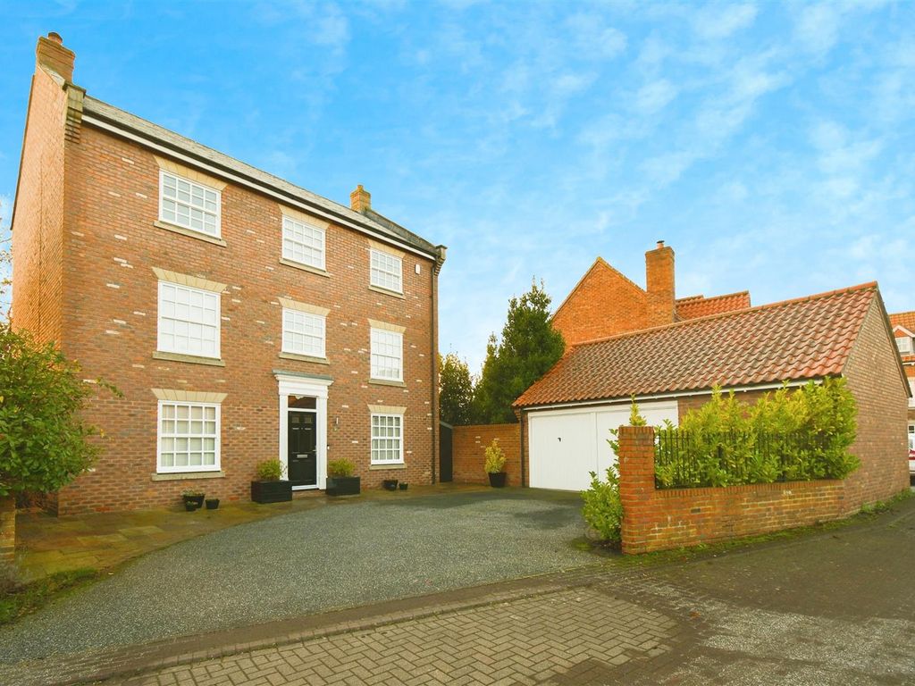 5 bed detached house for sale in Forge Close, Wheldrake, York YO19, £675,000