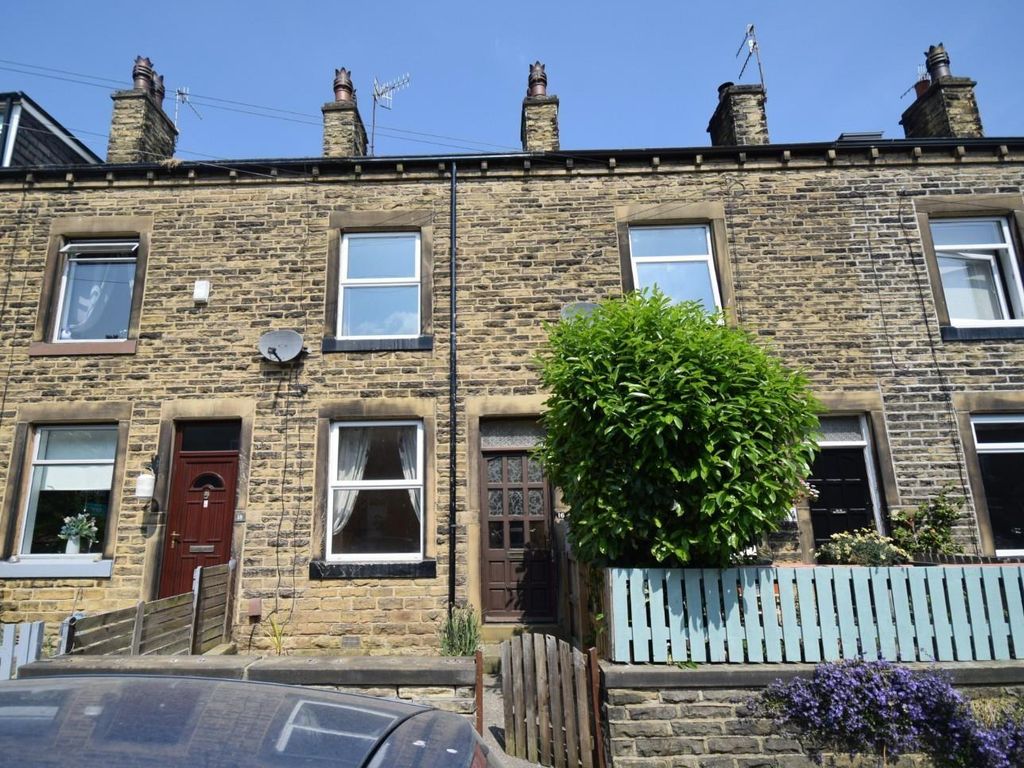 4 bed terraced house to rent in Myrtle Avenue, Bingley BD16, £850 pcm
