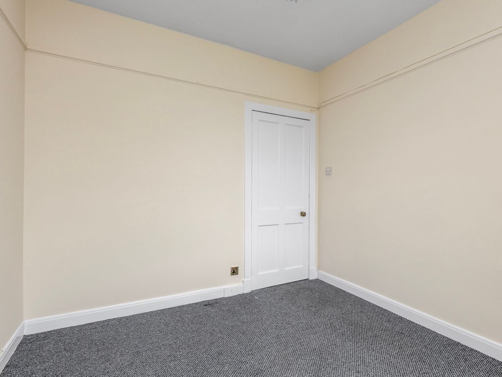 3 bed flat for sale in 2 The Quadrant, Penicuik EH26, £150,000