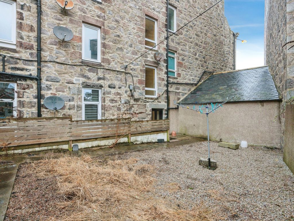 1 bed flat for sale in Rosemount Place, Aberdeen AB25, £70,000