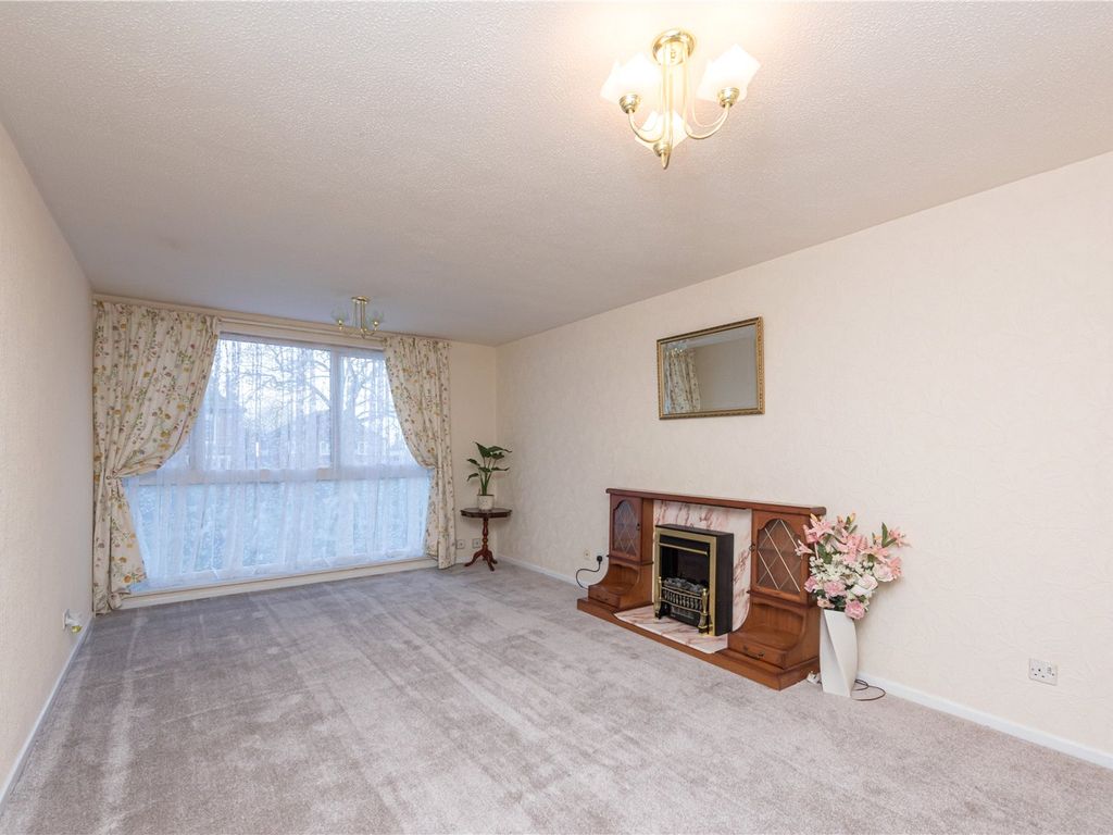 2 bed flat for sale in Oaks Crescent, Merridale, Wolverhampton, West Midlands WV3, £125,000