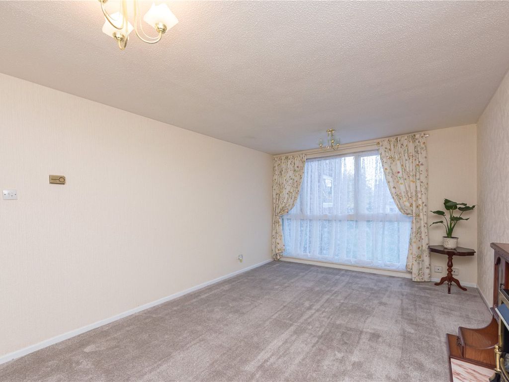 2 bed flat for sale in Oaks Crescent, Merridale, Wolverhampton, West Midlands WV3, £125,000