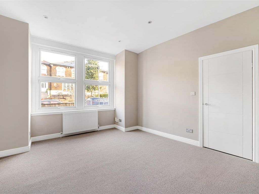 2 bed flat for sale in Auckland Hill, West Norwood SE27, £425,000