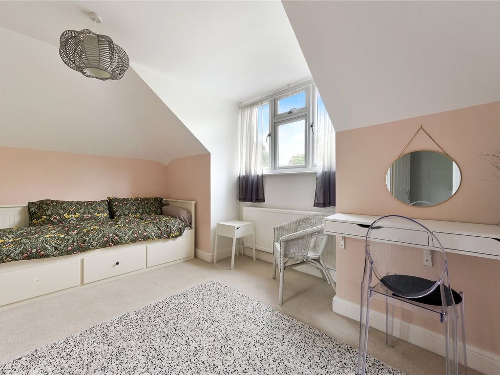 6 bed detached house for sale in Carshalton Park Road, Carshalton SM5, £1,100,000