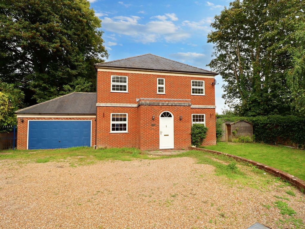 4 bed detached house to rent in Upper Grosvenor Road, Tunbridge Wells TN1, £3,000 pcm