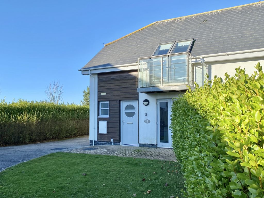 2 bed end terrace house for sale in Bay Retreat, St Merryn PL28, £215,000