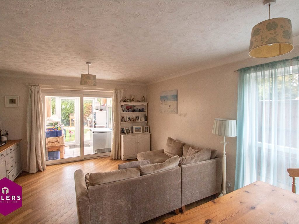 2 bed end terrace house to rent in Chapmans Close, Landbeach, Cambridge, Cambridgeshire CB25, £1,200 pcm