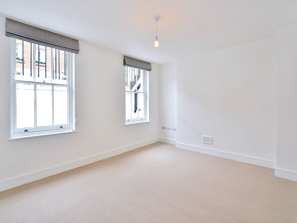 2 bed flat to rent in Christchurch Terrace, London SW3, £3,142 pcm