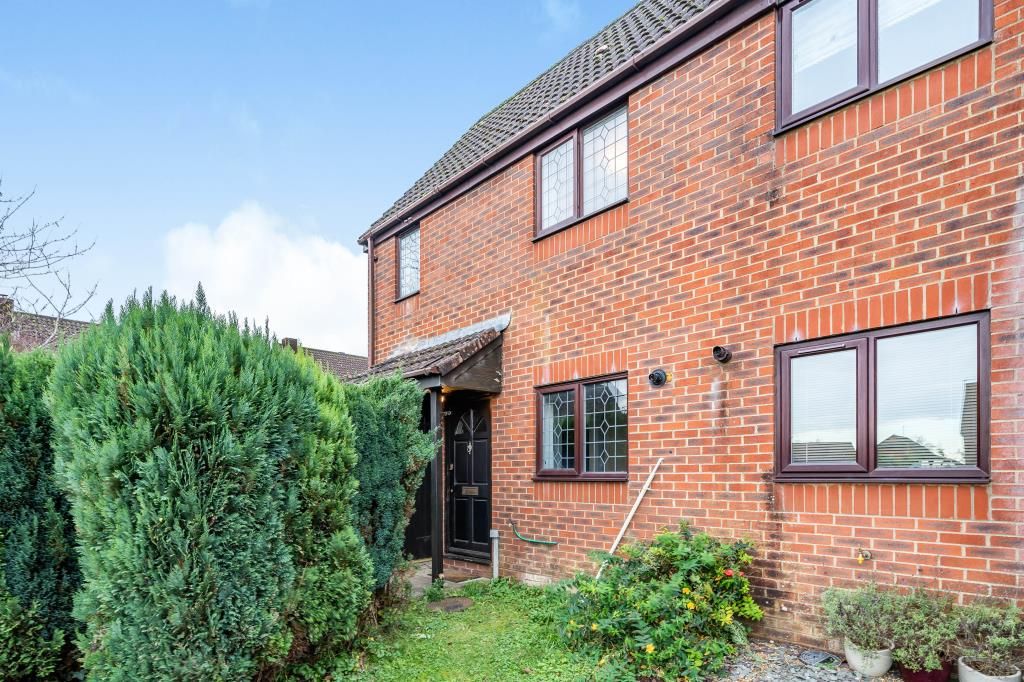 1 bed terraced house for sale in Hatch Warren, Basingstoke RG22, £200,000