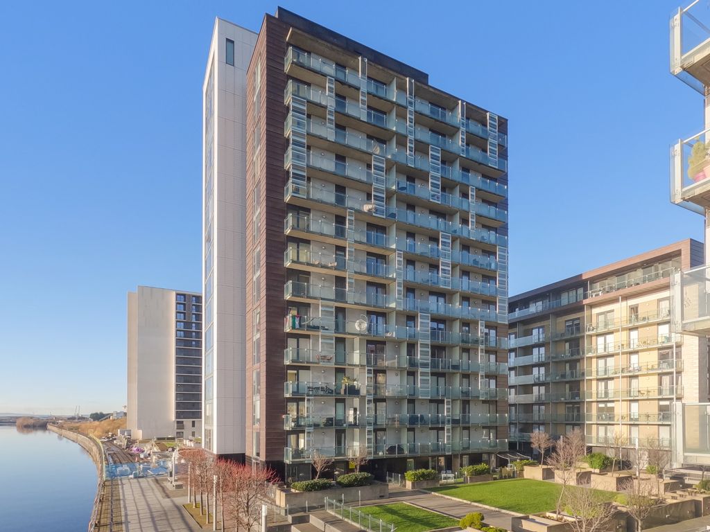 1 bed flat for sale in Meadowside Quay Walk, Glasgow Harbour, Glasgow G11, £129,000
