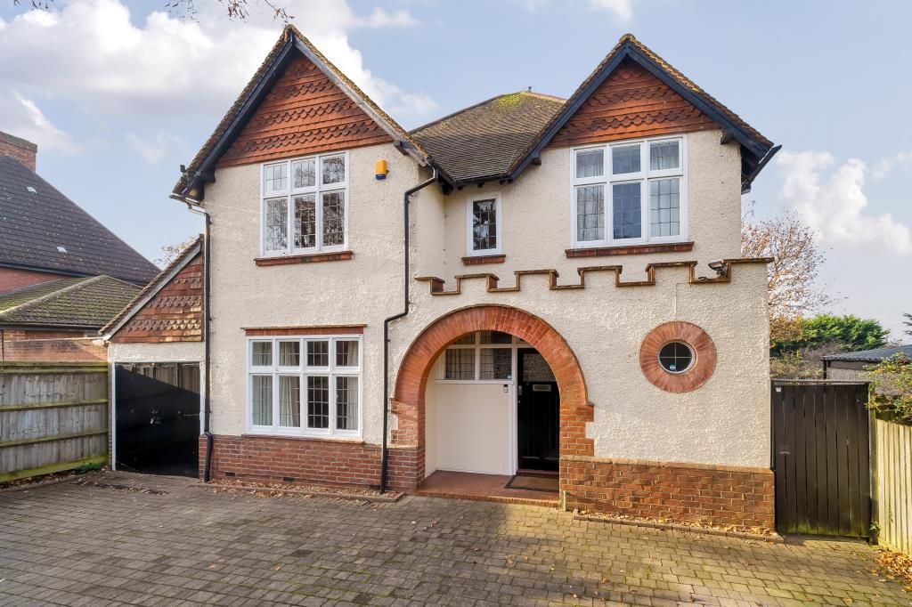 4 bed detached house for sale in Reading, Berkshire RG2, £900,000