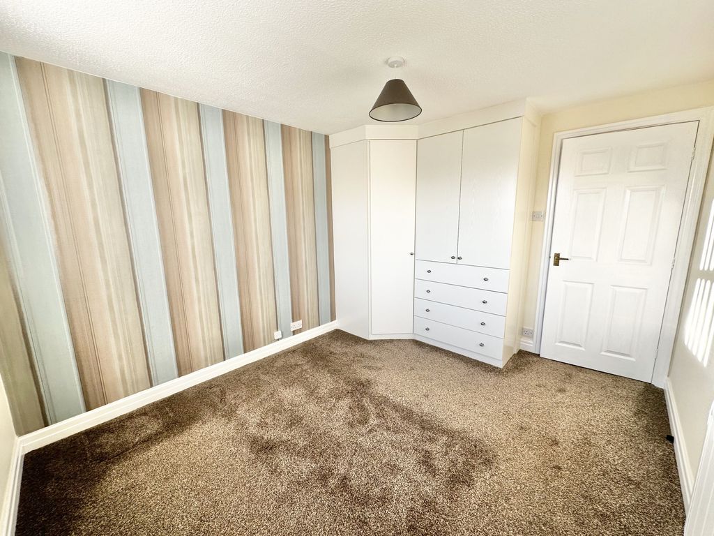 1 bed flat for sale in Swan Drive, Cleveleys FY5, £90,000