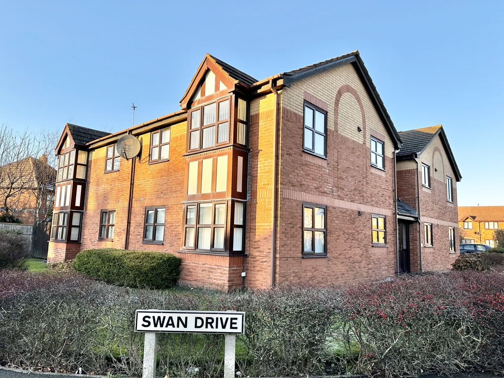 1 bed flat for sale in Swan Drive, Cleveleys FY5, £90,000