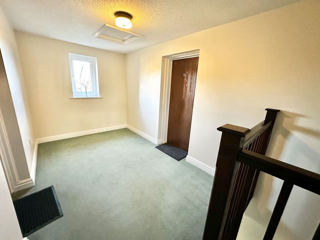 1 bed flat for sale in Swan Drive, Cleveleys FY5, £90,000