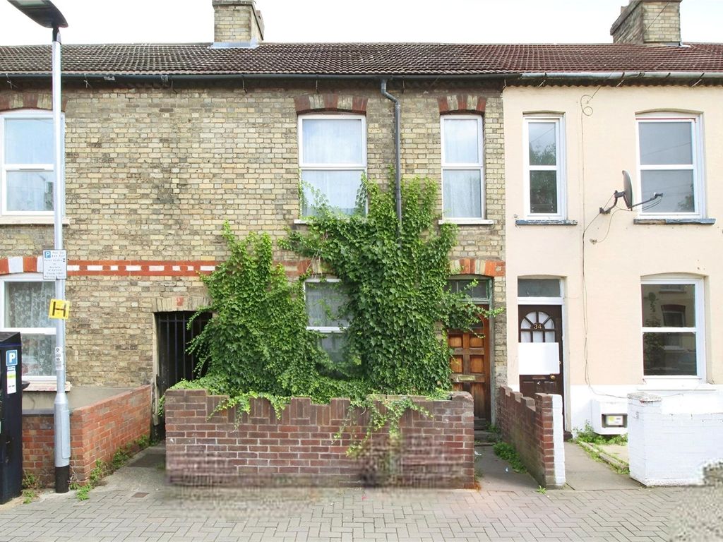 2 bed terraced house for sale in St. Leonards Street, Bedford, Bedfordshire MK42, £165,000