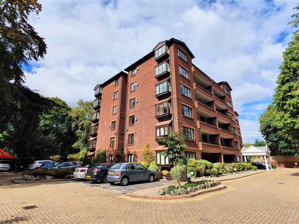 2 bed flat for sale in Lindsay Road, Branksome Park, Poole BH13, £265,000