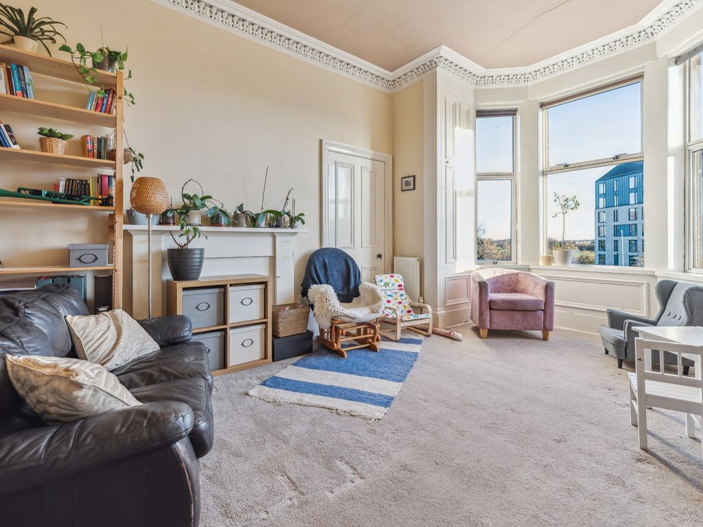 2 bed flat for sale in Forth Crescent, Stirling, Stirlingshire FK8, £165,000