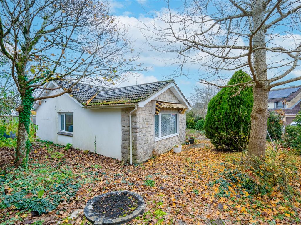 3 bed detached bungalow for sale in Cadbury Road, Keynsham, Bristol BS31, £500,000