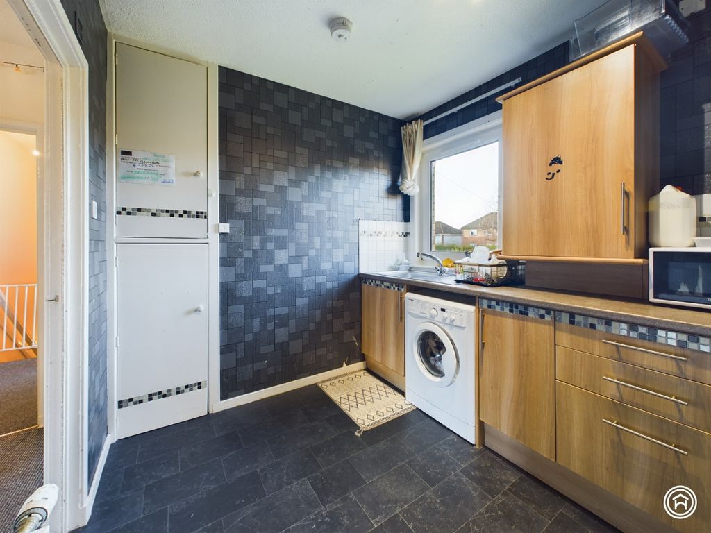 2 bed flat for sale in Hermiston Road, Glasgow G32, £105,000