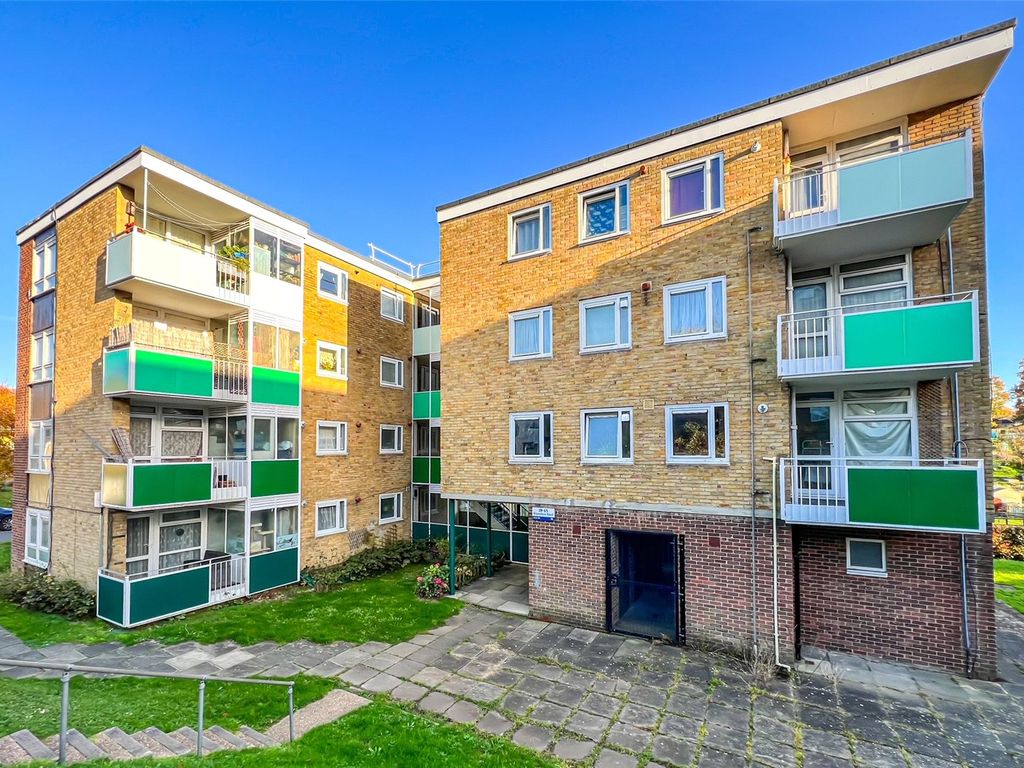 2 bed flat for sale in Keynsham Road, Southampton, Hampshire SO19, £112,500