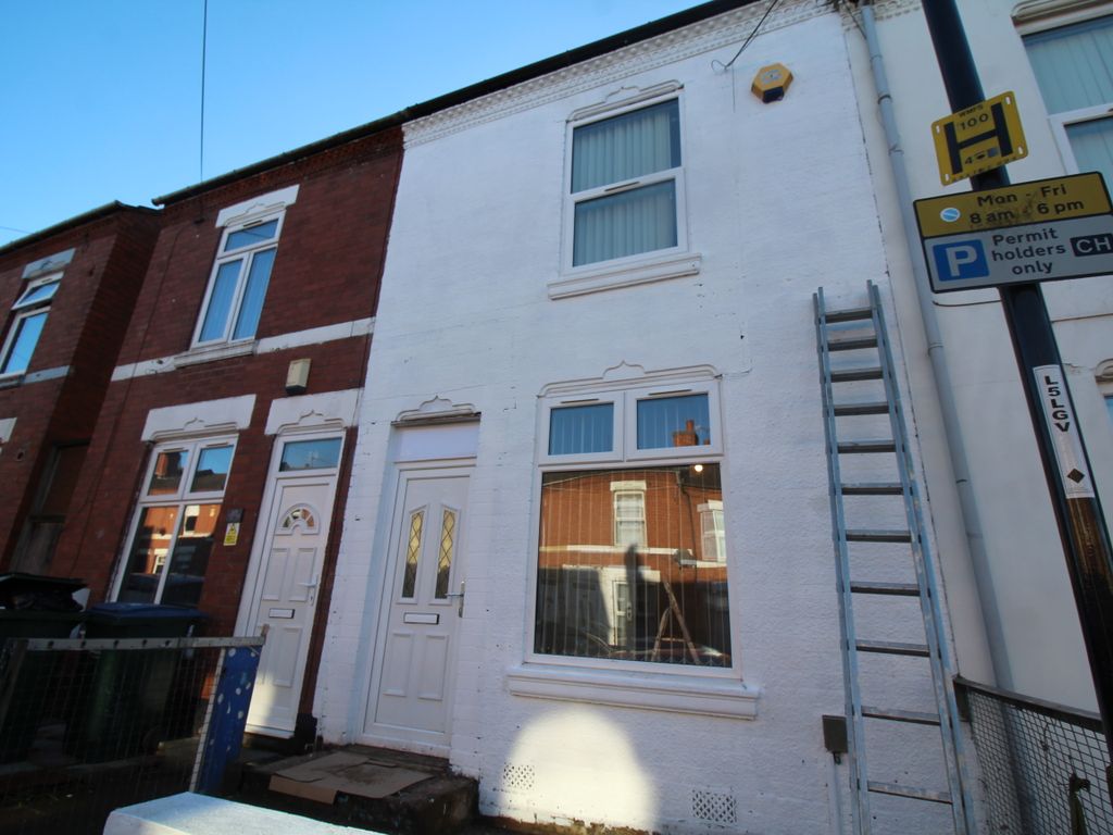 4 bed end terrace house to rent in Northfield Road, Coventry CV1, £1,500 pcm