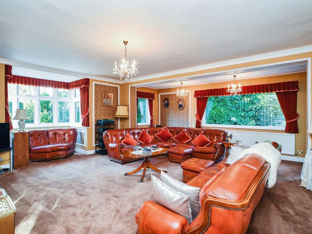 6 bed detached house for sale in Hempstead Road, Bovingdon, Hemel Hempstead HP3, £2,500,000