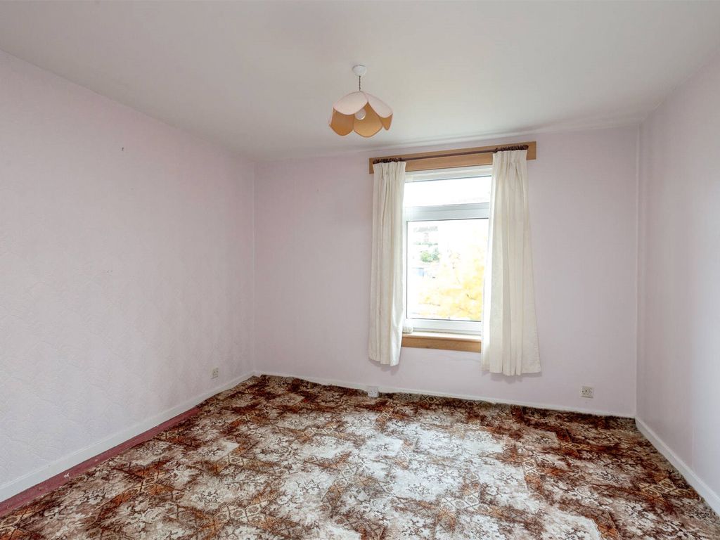 2 bed flat for sale in 3/3, Oxgangs Avenue, Oxgangs, Edinburgh EH13, £115,000