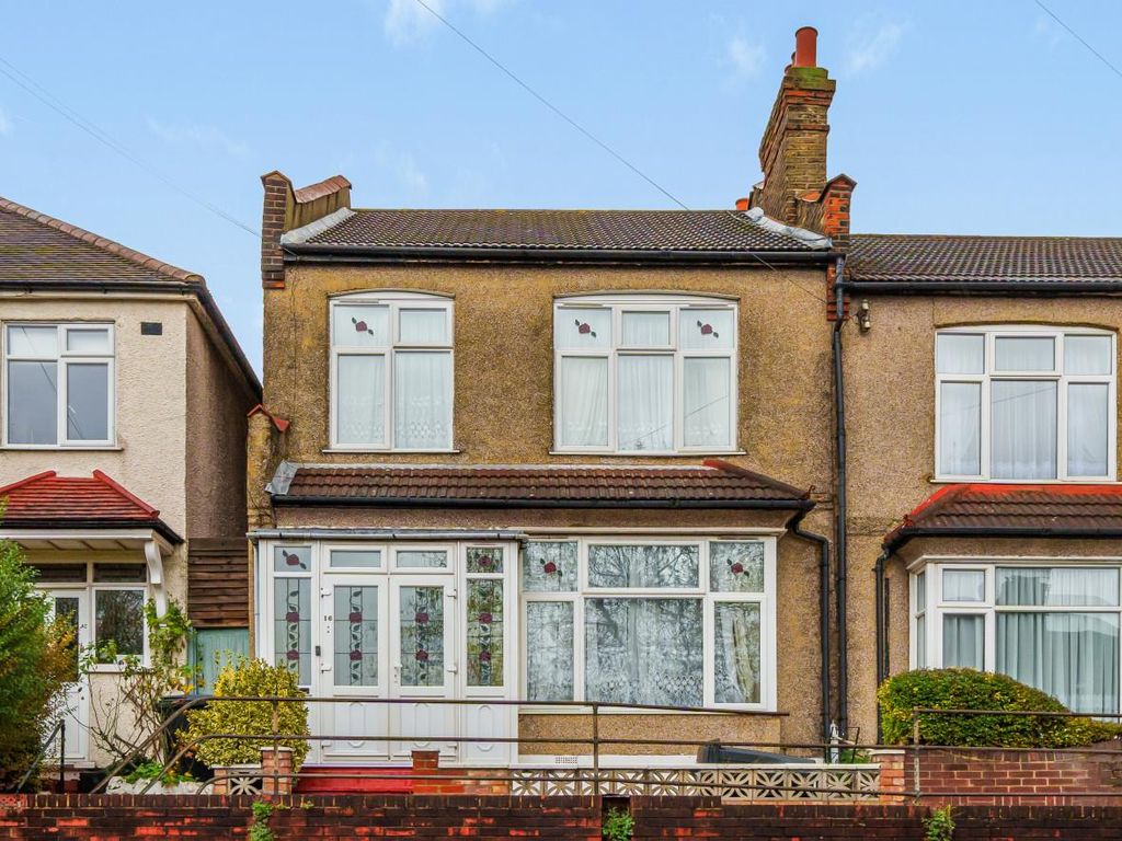 3 bed end terrace house for sale in Stainton Road, London SE6, £600,000