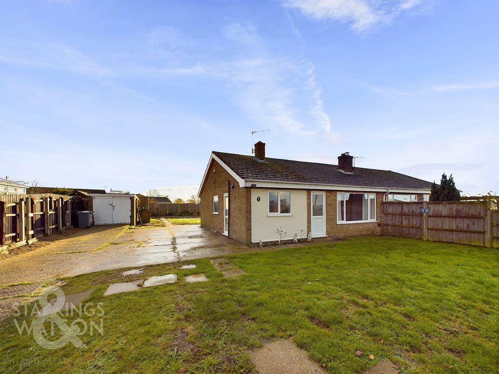 3 bed semi-detached bungalow for sale in Burnt House Road, Cantley, Norwich NR13, £225,000