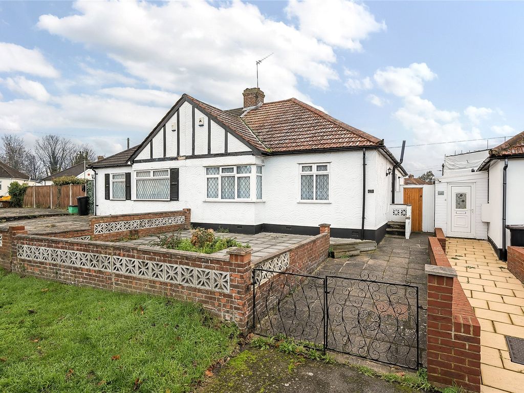 4 bed bungalow for sale in Chelsfield Road, Orpington BR5, £500,000