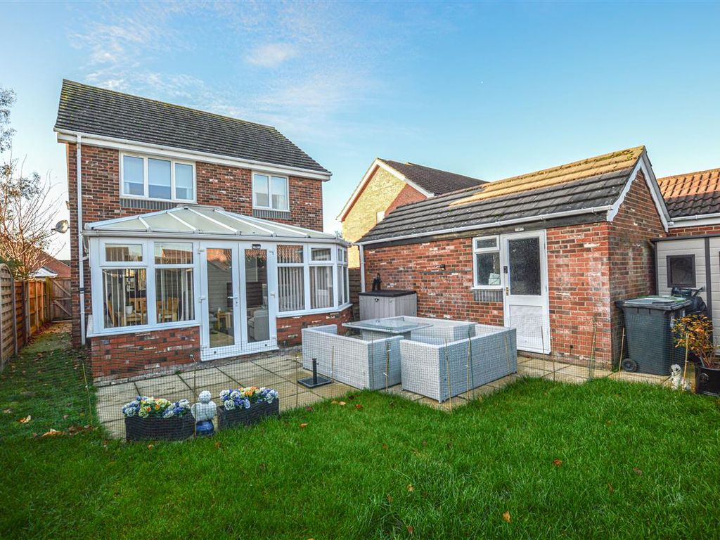 3 bed detached house for sale in Hurn Close, Ruskington, Sleaford NG34, £308,000