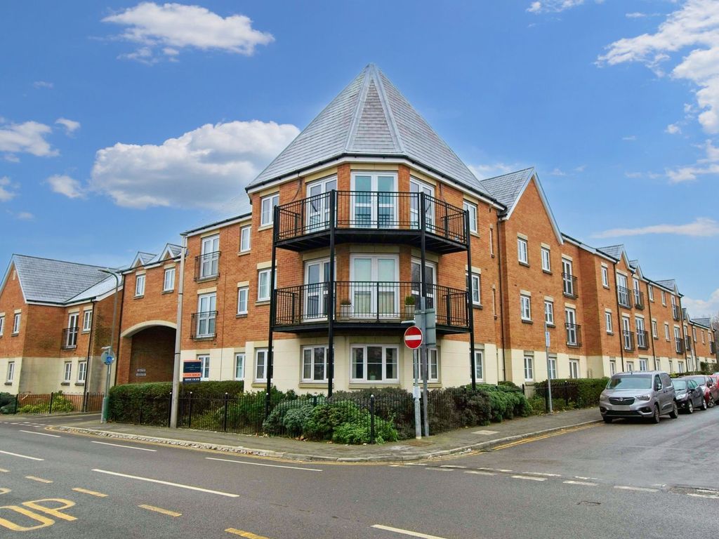 3 bed flat for sale in North View Terrace, Caerphilly CF83, £210,000