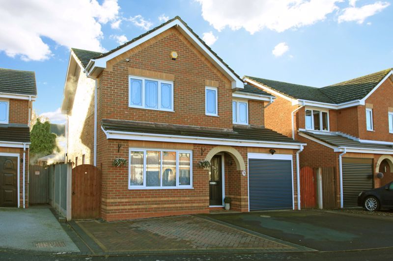 4 bed detached house for sale in Hedingham Road, Leegomery, Telford TF1, £350,000