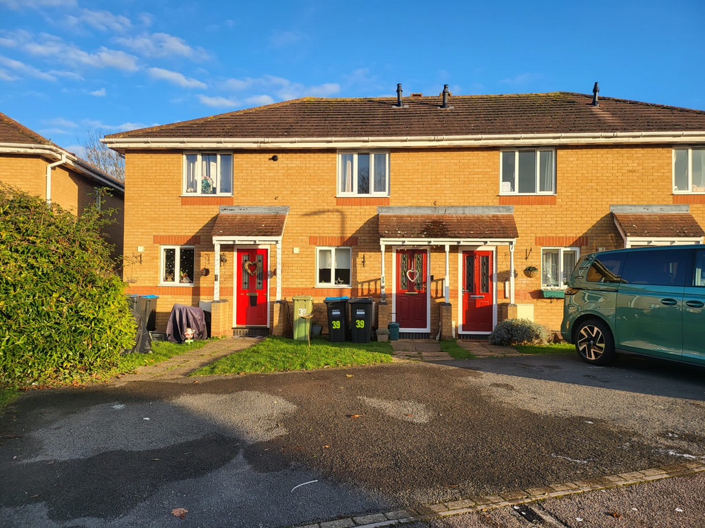 2 bed terraced house for sale in Leary Crescent, Newport Pagnell MK16, £260,000