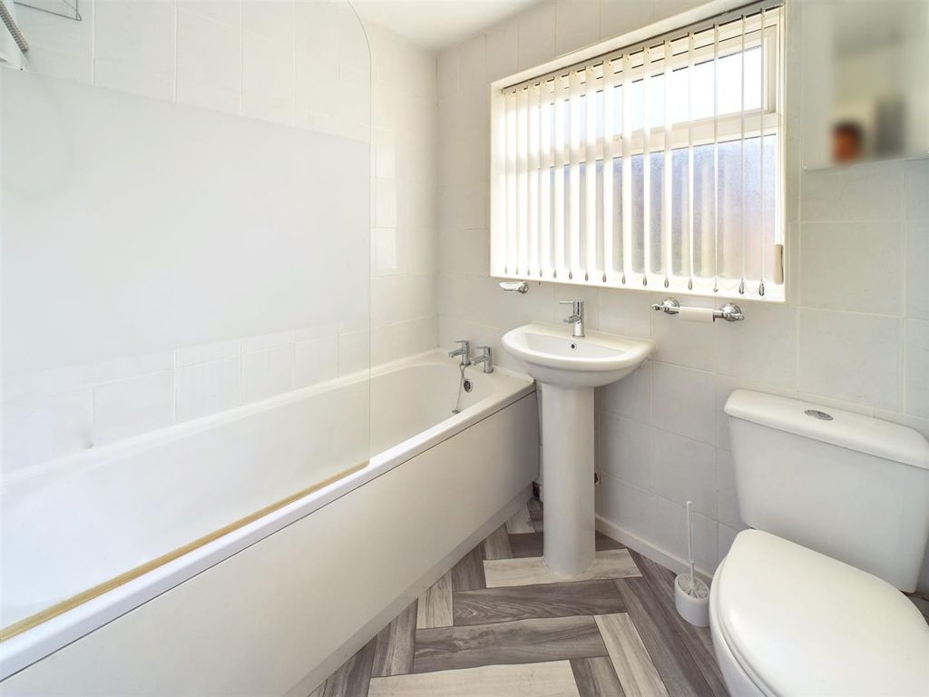 2 bed town house for sale in Basford Road, Nottingham NG6, £150,000