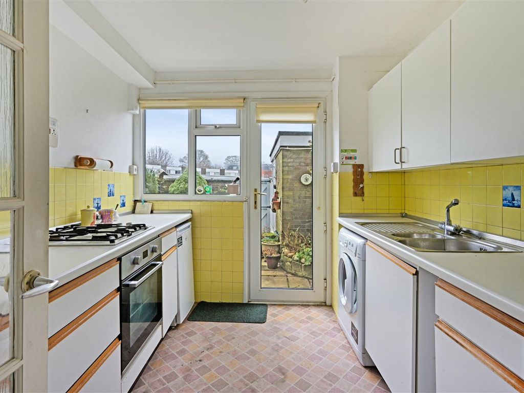 3 bed terraced house for sale in The Tracery, Banstead SM7, £490,000