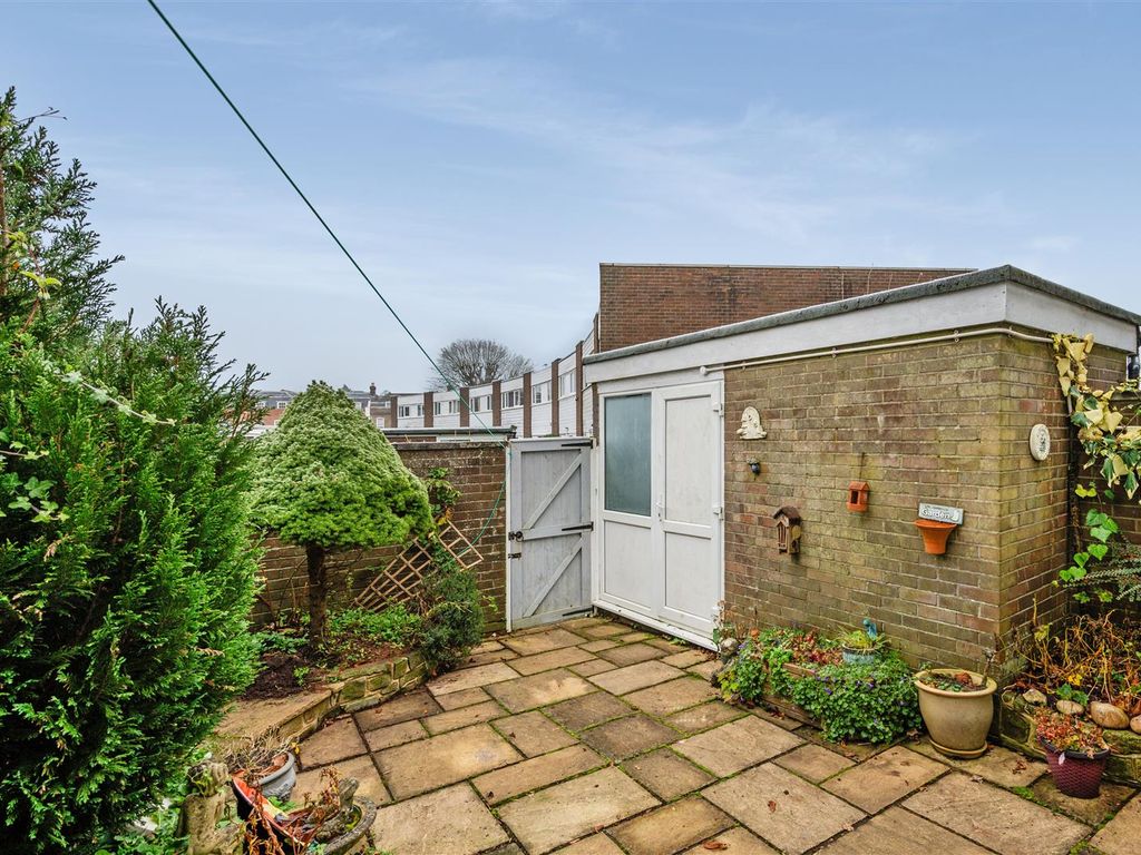 3 bed terraced house for sale in The Tracery, Banstead SM7, £490,000