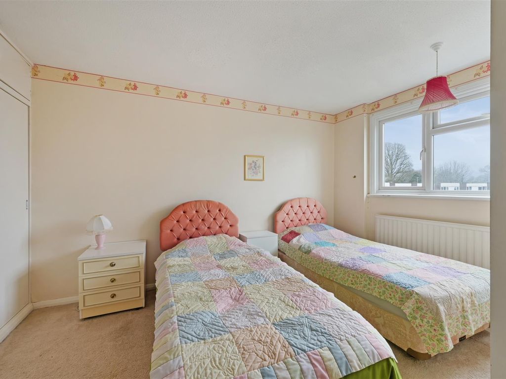 3 bed terraced house for sale in The Tracery, Banstead SM7, £490,000